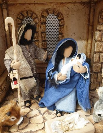 Heilige Familie Krippenfiguren Erzählfiguren Eglifiguren Maria und Josef